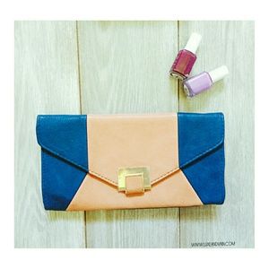 Clutch to crossover purse