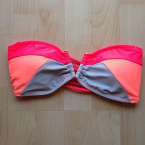 Color Block Bathing Suit Top