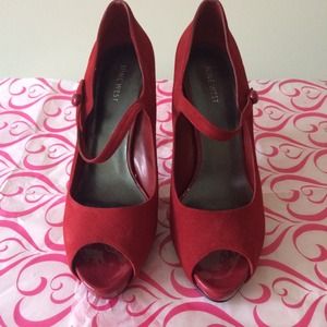 New Nine West red pumps 👠