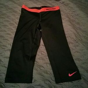 Nike dri-fit cropped pants