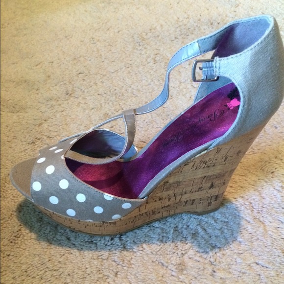 Polk a dot platform wedges 9 NWOT - Picture 2 of 4