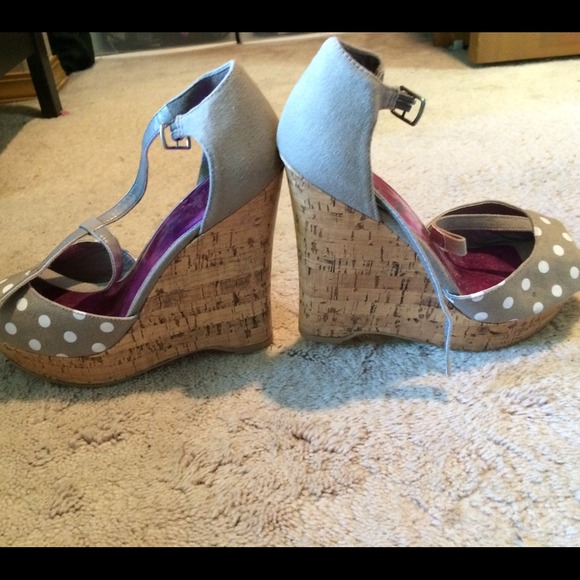 Polk a dot platform wedges 9 NWOT - Picture 3 of 4