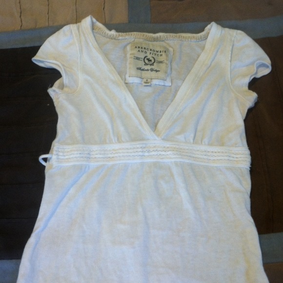 REDUCED!! 🎉Abercrombie & Fitch top - Picture 2 of 3