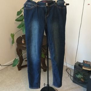 NWT Skinny Jeans