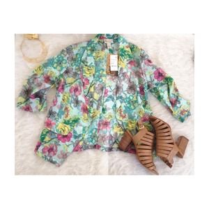 Floral blazer WITH NECKLACE!