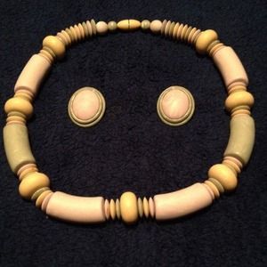 Necklace/earring set