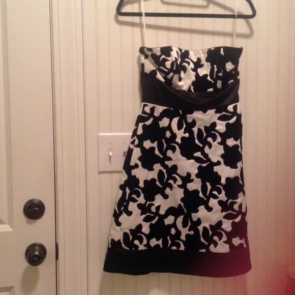 White House Black Market strapless dress