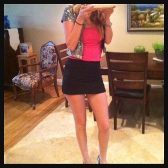 Silver Sequin Cropped Vest - Picture 4 of 4