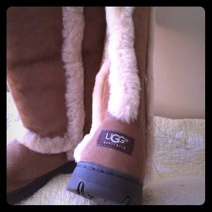 UGG TALL FASHION BOOTS