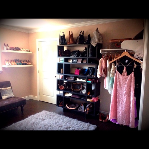 ❤️THE REAL CLOSET! Almost finished - Picture 1 of 4