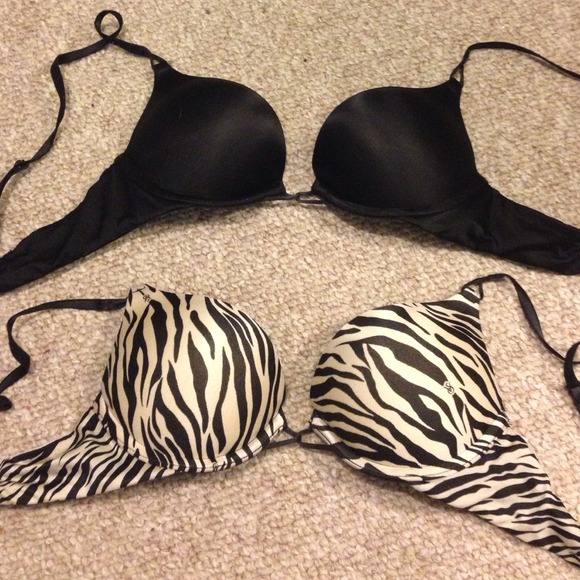2 Victoria's Secret Miraculous plunge bras