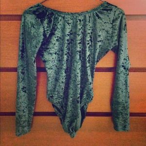 ❤️Soft, green velvet leotard ❤️