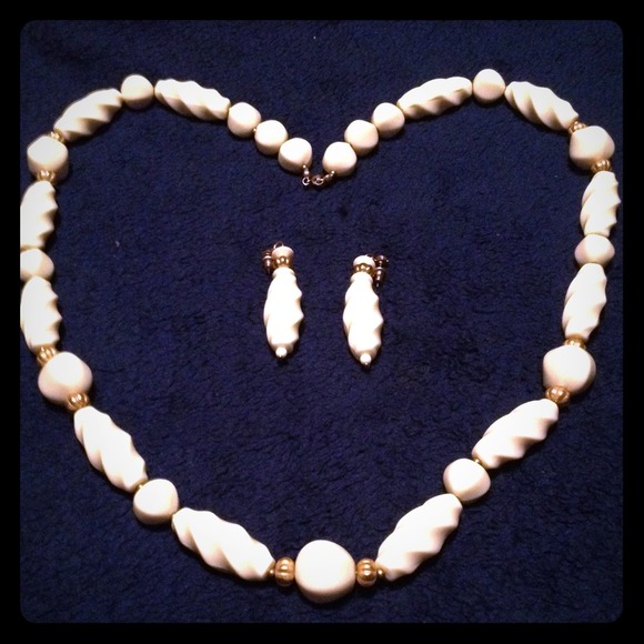 Earrings and necklace set