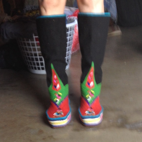 ONE OF A KIND FESTIVAL BOOTS!! - Picture 1 of 4