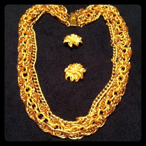 💎💎Gold necklace and earrings set💎💎