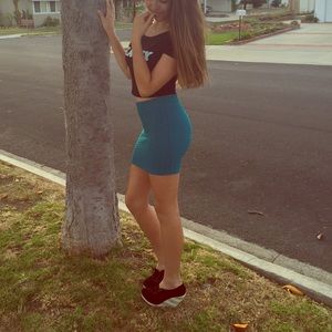 Turquoise seamless skirt.