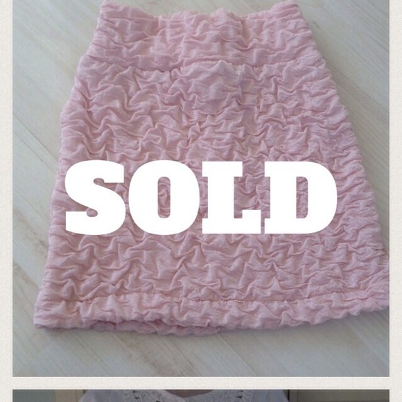 NWOT FORVER 21 SKIRT