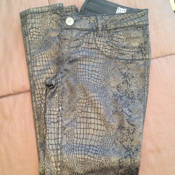 Reversible pants!!! - Picture 1 of 3
