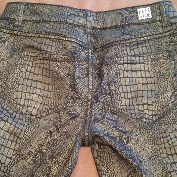 Reversible pants!!! - Picture 2 of 3