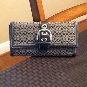 SOLD!!!!! Coach wallet