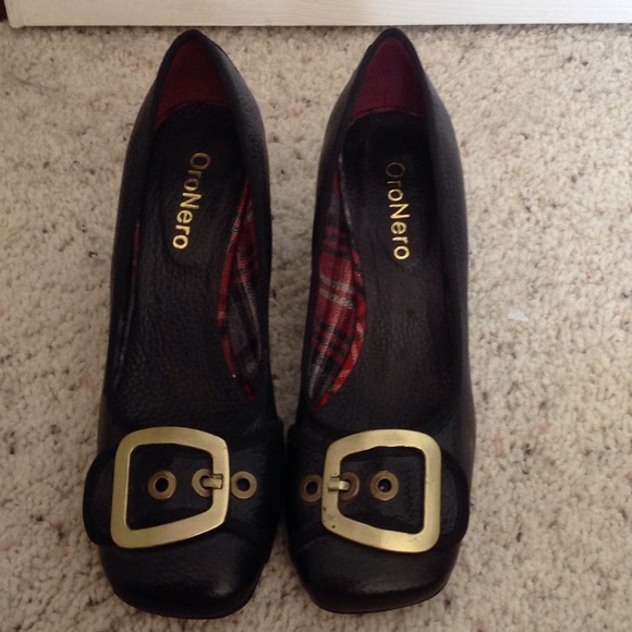 Black pumps and purse---RESERVED