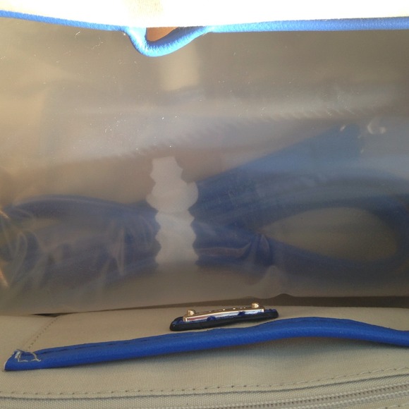 Handbag - Picture 2 of 4