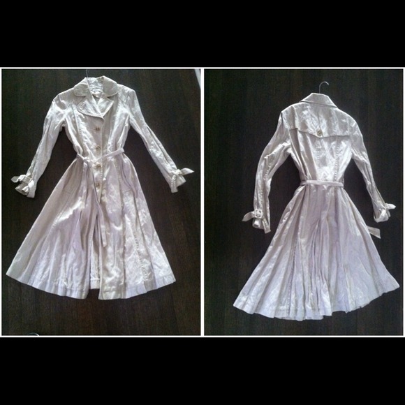 Single breasted trench coat