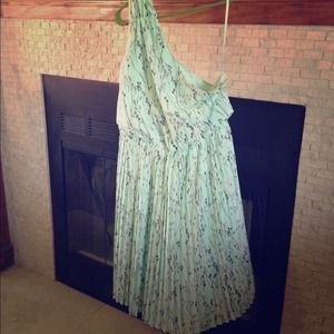 Beautiful Vince Camuto dress