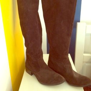 Born Crown brown suede boots