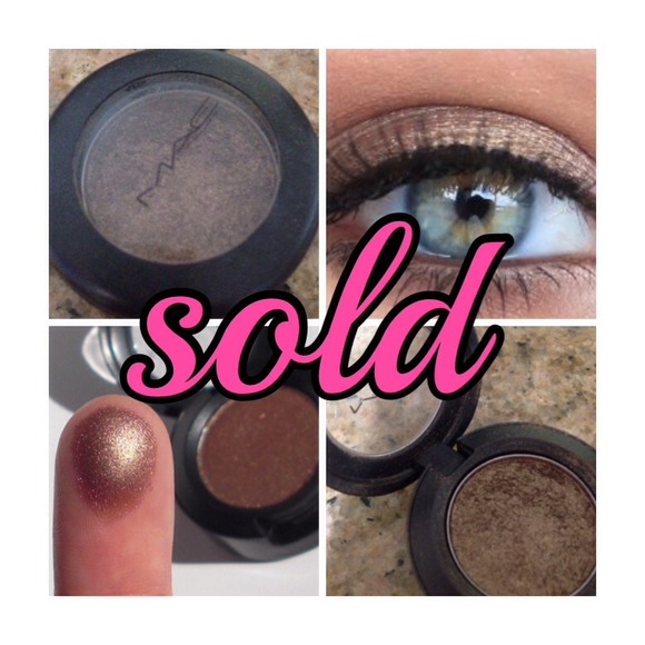 🚫SOLD🚫 MAC Cosmetics Eyeshadow - Tempting