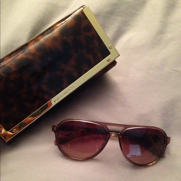 Tory Burch Accessories - 🔴SOLD on Ebay🔴 Authentic Tory Burch sunglasses