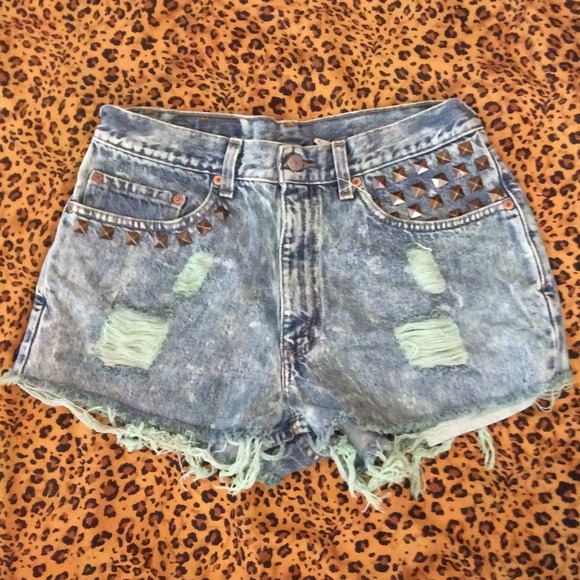 Green wash 550 Levi high waisted shorts