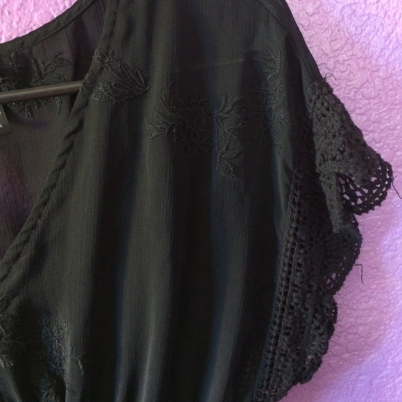 Gorgeous Summer Dress - Picture 3 of 3