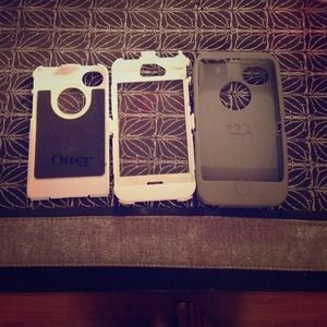 Grey Otter Box- iPhone 4s