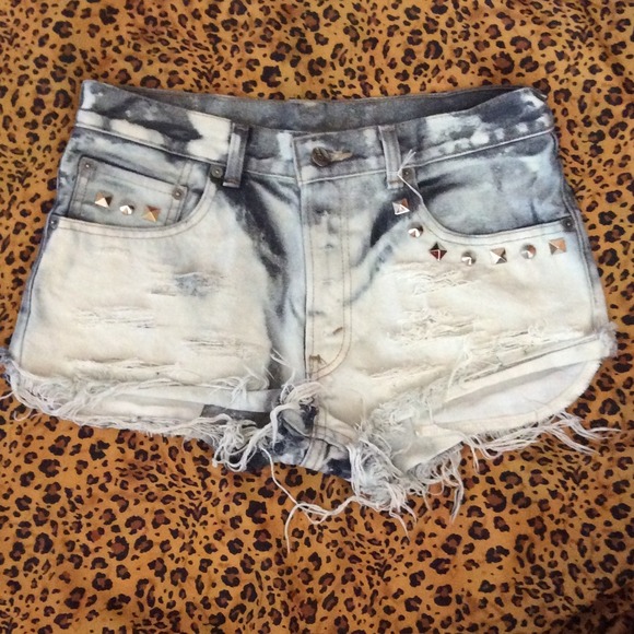 505 Levi high waisted shorts.