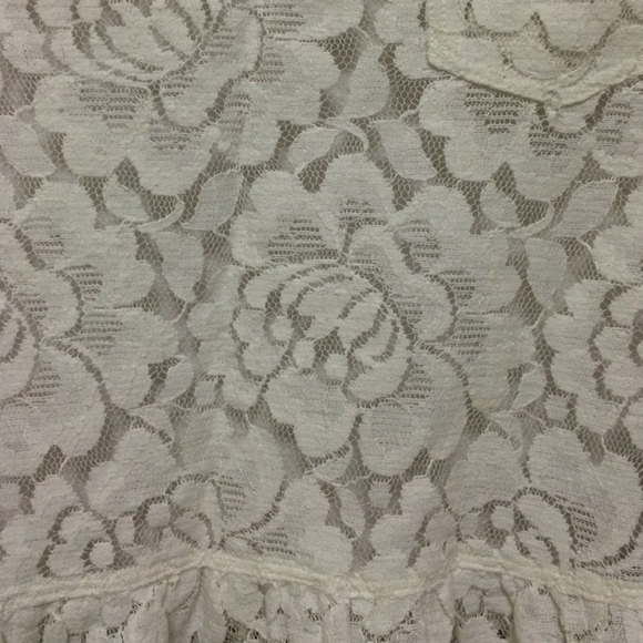 Floral Lace Blouse - Picture 3 of 4