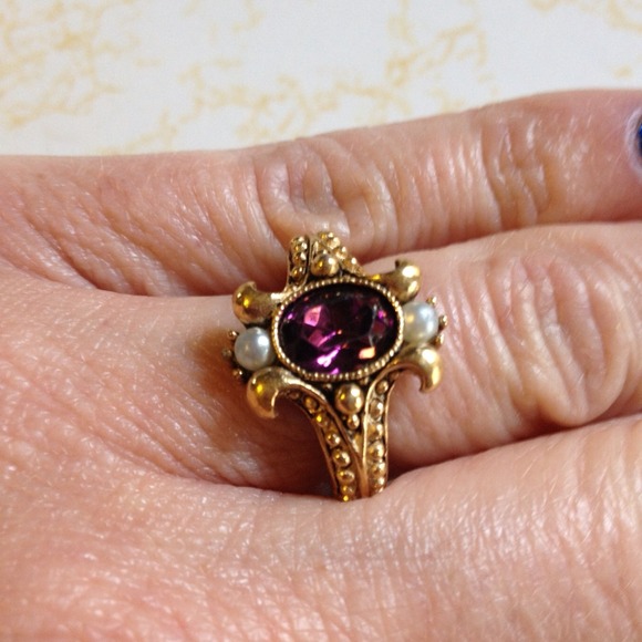 Vintage Avon Amethyst Ring - Picture 2 of 3