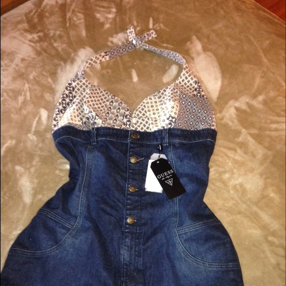 Guess Jumper brand new, never worn with tags