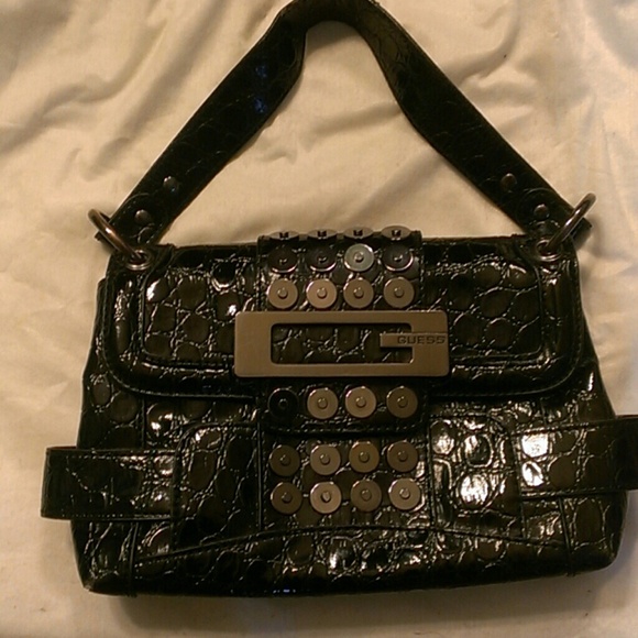 Guess purse - Picture 2 of 2