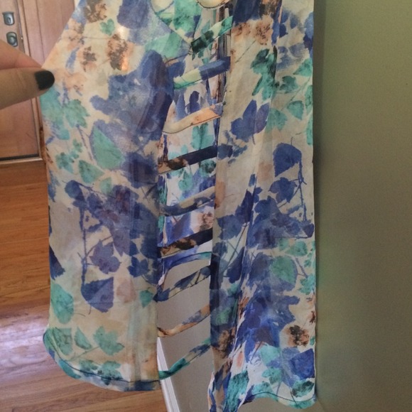 LF Sheer Tank - Picture 2 of 2