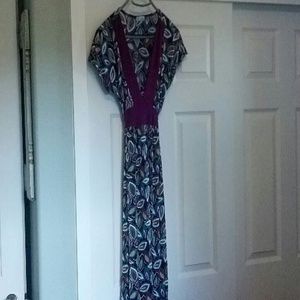 *SOLD* Comfortable and Adorable Dress