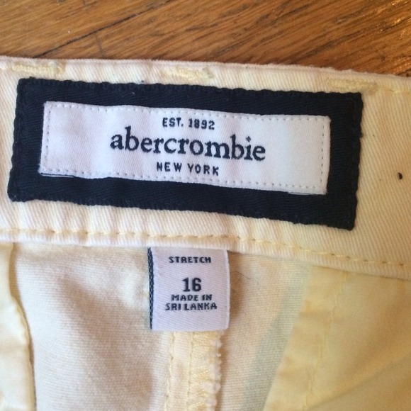 Shorts - Picture 3 of 4