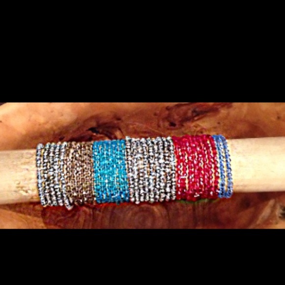 HP🎉💎 Beaded Stretch Bracelet