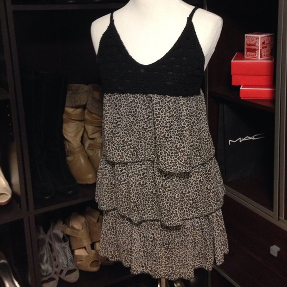 Leopard ruffled top