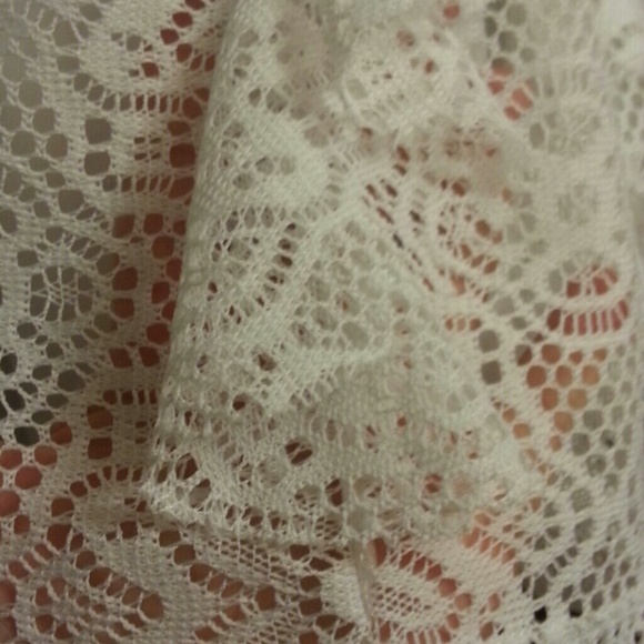 White lace skirt - Picture 3 of 3