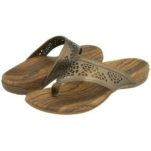 Orthaheel sandals NWT