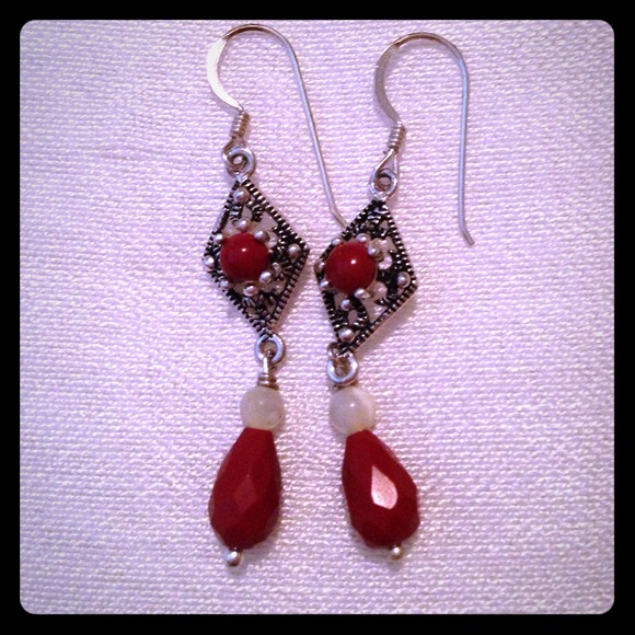 ❤️Sterling❤️Earrings❤️with❤️Red❤White ❤️Beads❤️ - Picture 1 of 3