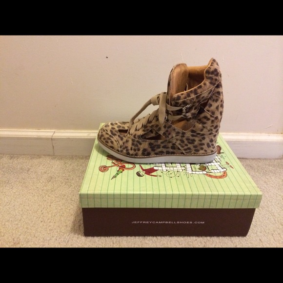 $110 onⓂ️Nasty Gal Jeffrey Campbell wedge sneaker - Picture 3 of 4