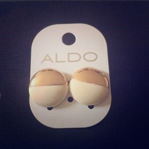 Gold / Cream earrings