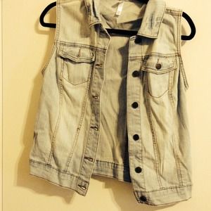 Xhilaration light denim vest